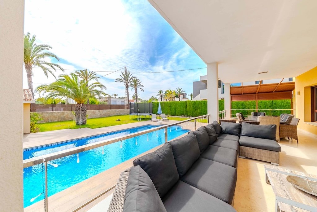 Villa a Cabo Roig, Alicante, Spagna 5 camere da letto, 477 mq. N° 128304