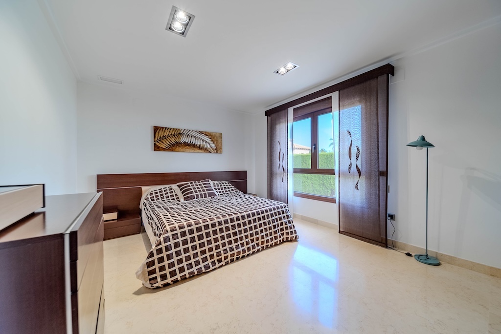 Villa a Cabo Roig, Alicante, Spagna 5 camere da letto, 477 mq. N° 128304