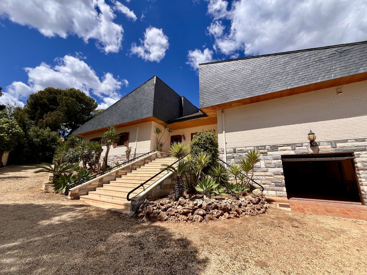 Villa in La Nucia, Alicante, Spain 4 bedrooms, 600 sq.m. No. 124957