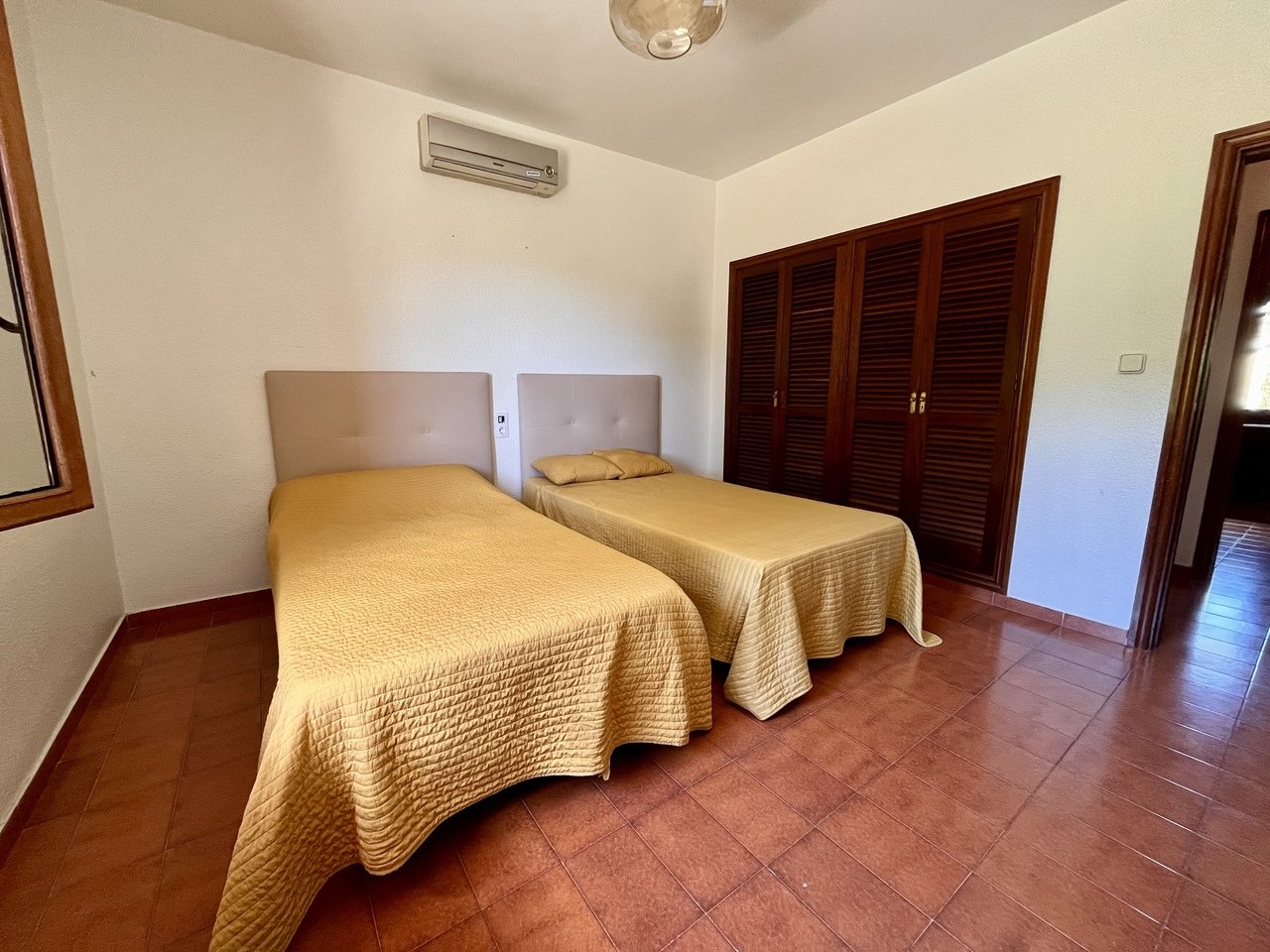 Villa in La Nucia, Alicante, Spain 4 bedrooms, 600 sq.m. No. 124957