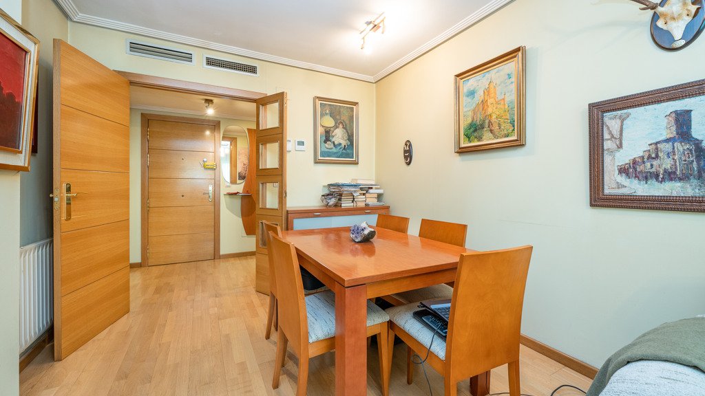 Apartamento en Madrid, España 2 dormitorios, 104 m2 No. 124559