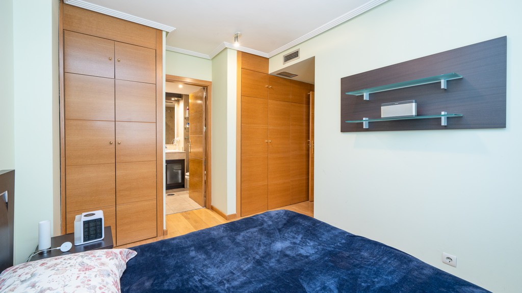 Apartamento en Madrid, España 2 dormitorios, 104 m2 No. 124559