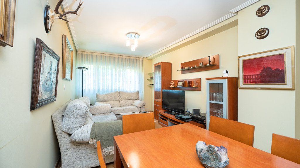 Apartamento en Madrid, España 2 dormitorios, 104 m2 No. 124559