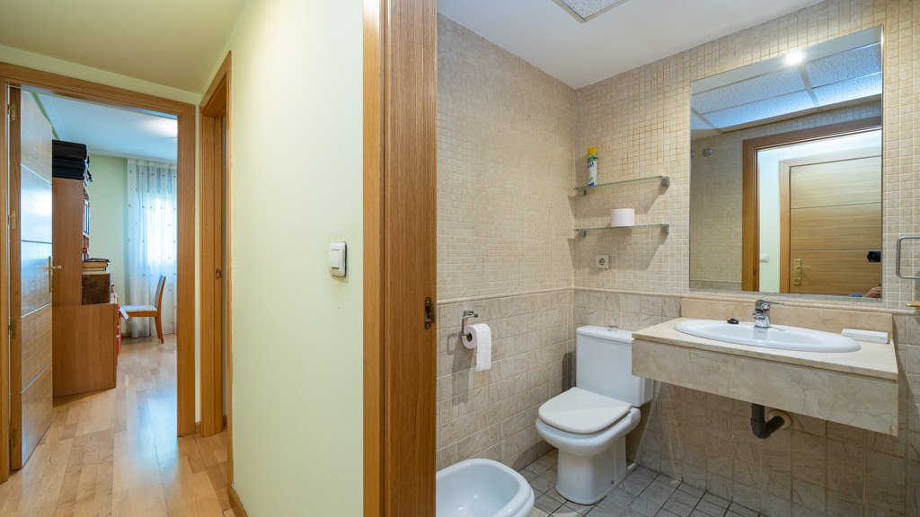 Apartamento en Madrid, España 2 dormitorios, 104 m2 No. 124559
