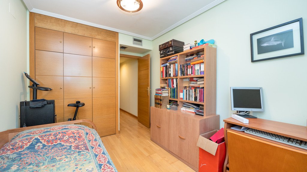 Apartamento en Madrid, España 2 dormitorios, 104 m2 No. 124559