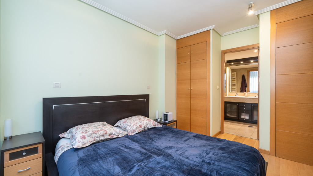 Apartamento en Madrid, España 2 dormitorios, 104 m2 No. 124559