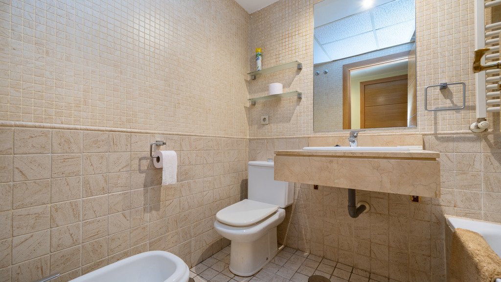 Apartamento en Madrid, España 2 dormitorios, 104 m2 No. 124559