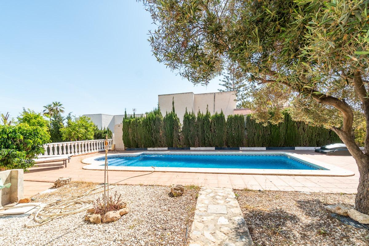 Villa i La Mata, Alicante, Spanien 4 sovrum, 155 kvm. Nr. 125489