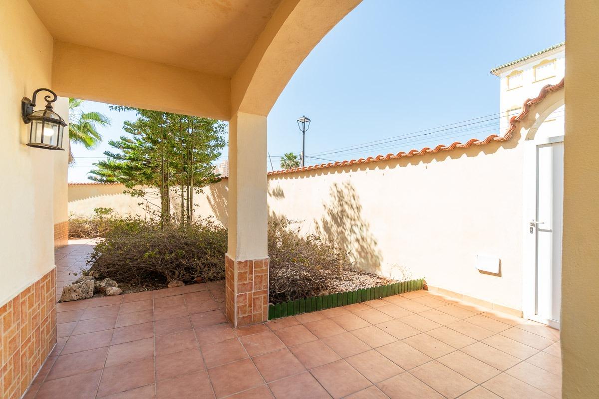 Villa i La Mata, Alicante, Spanien 4 sovrum, 155 kvm. Nr. 125489