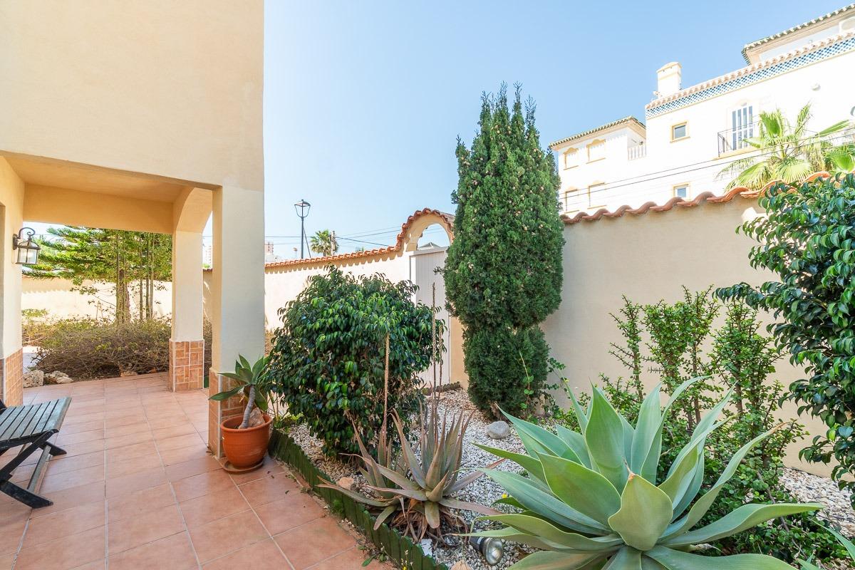 Villa i La Mata, Alicante, Spanien 4 sovrum, 155 kvm. Nr. 125489