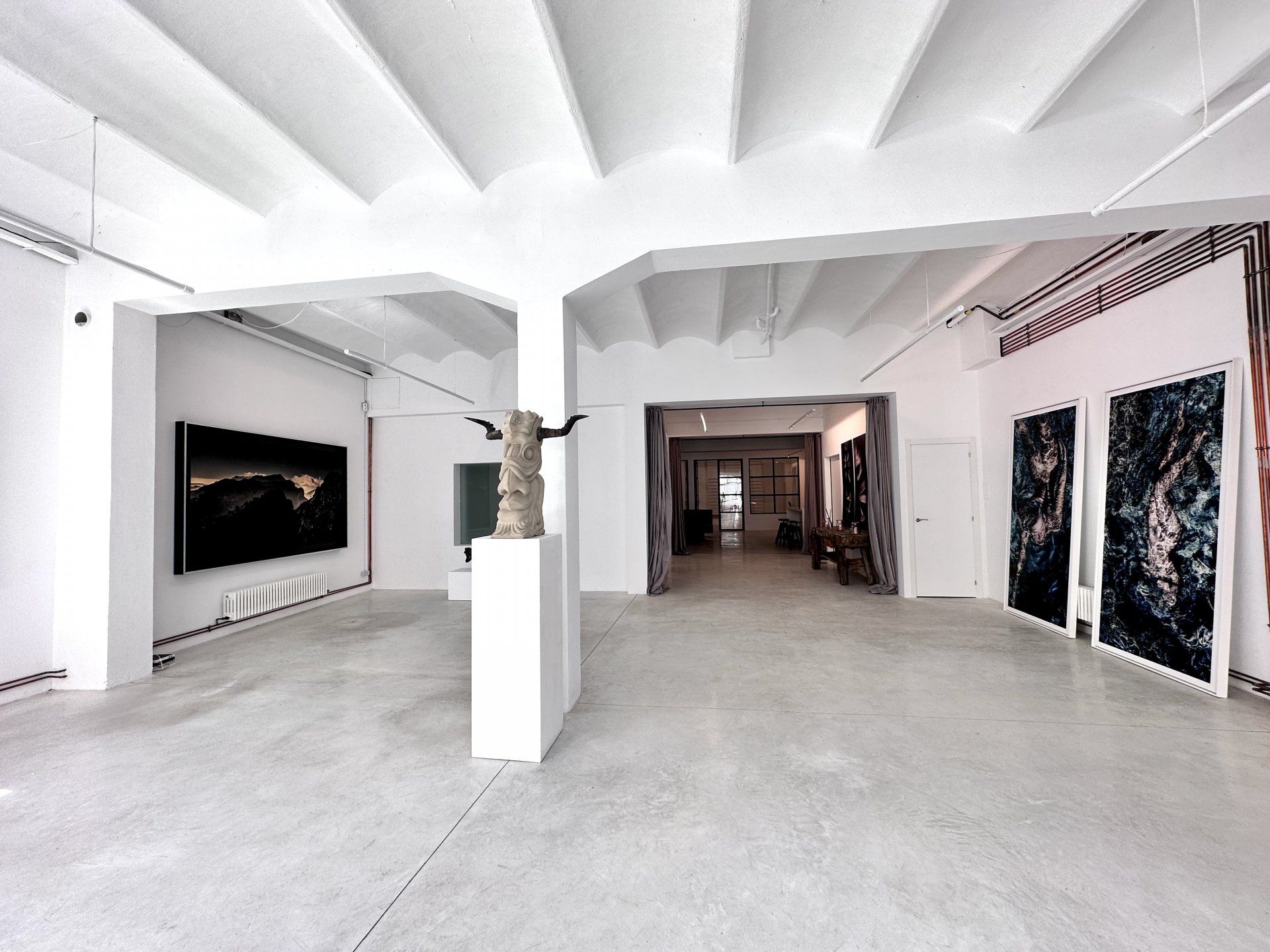 Commercial property in Palma de Majorca, Mallorca, Spain 1 bedroom, 260 sq.m. No. 128105