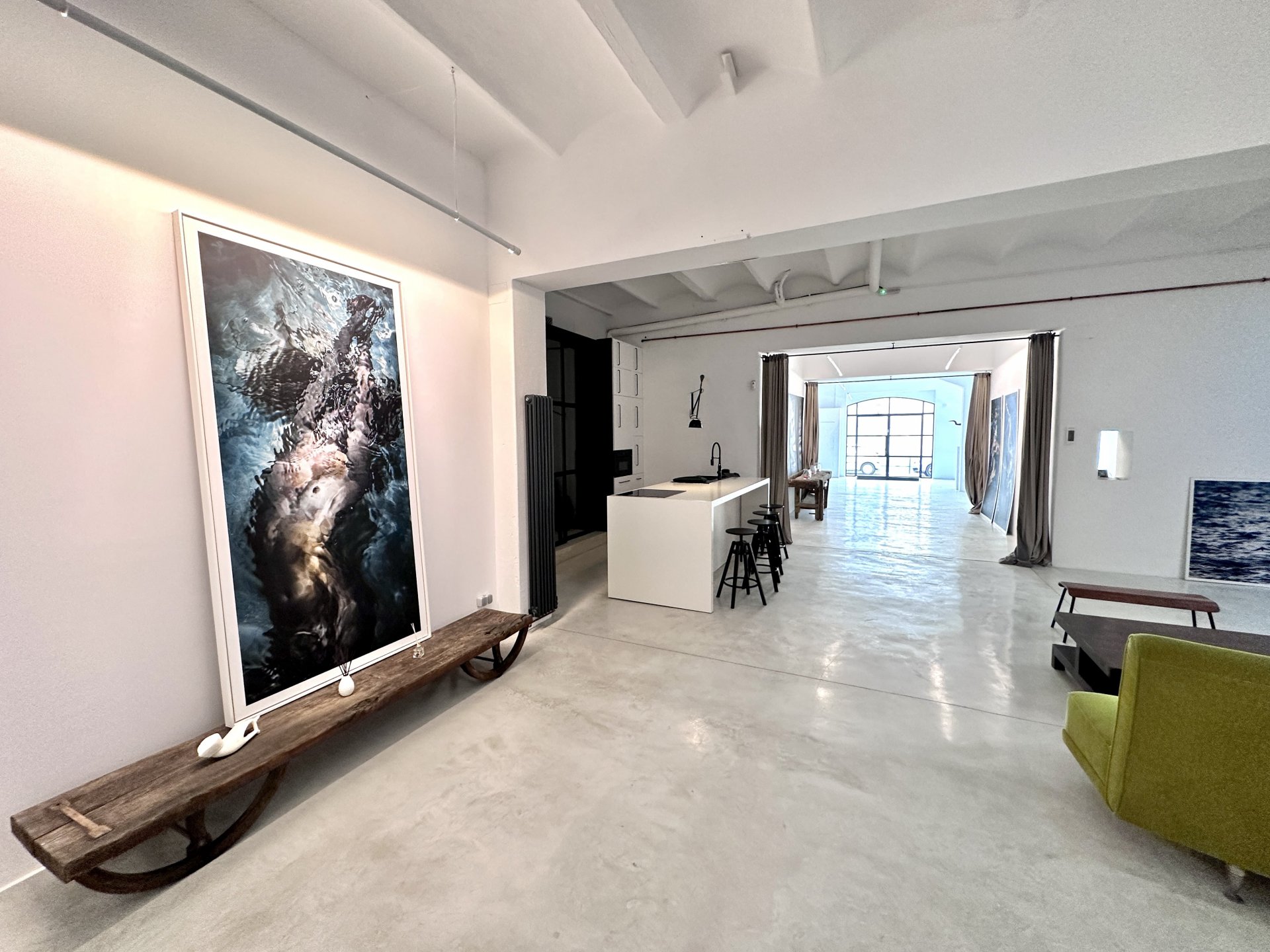 Commercial property in Palma de Majorca, Mallorca, Spain 1 bedroom, 260 sq.m. No. 128105