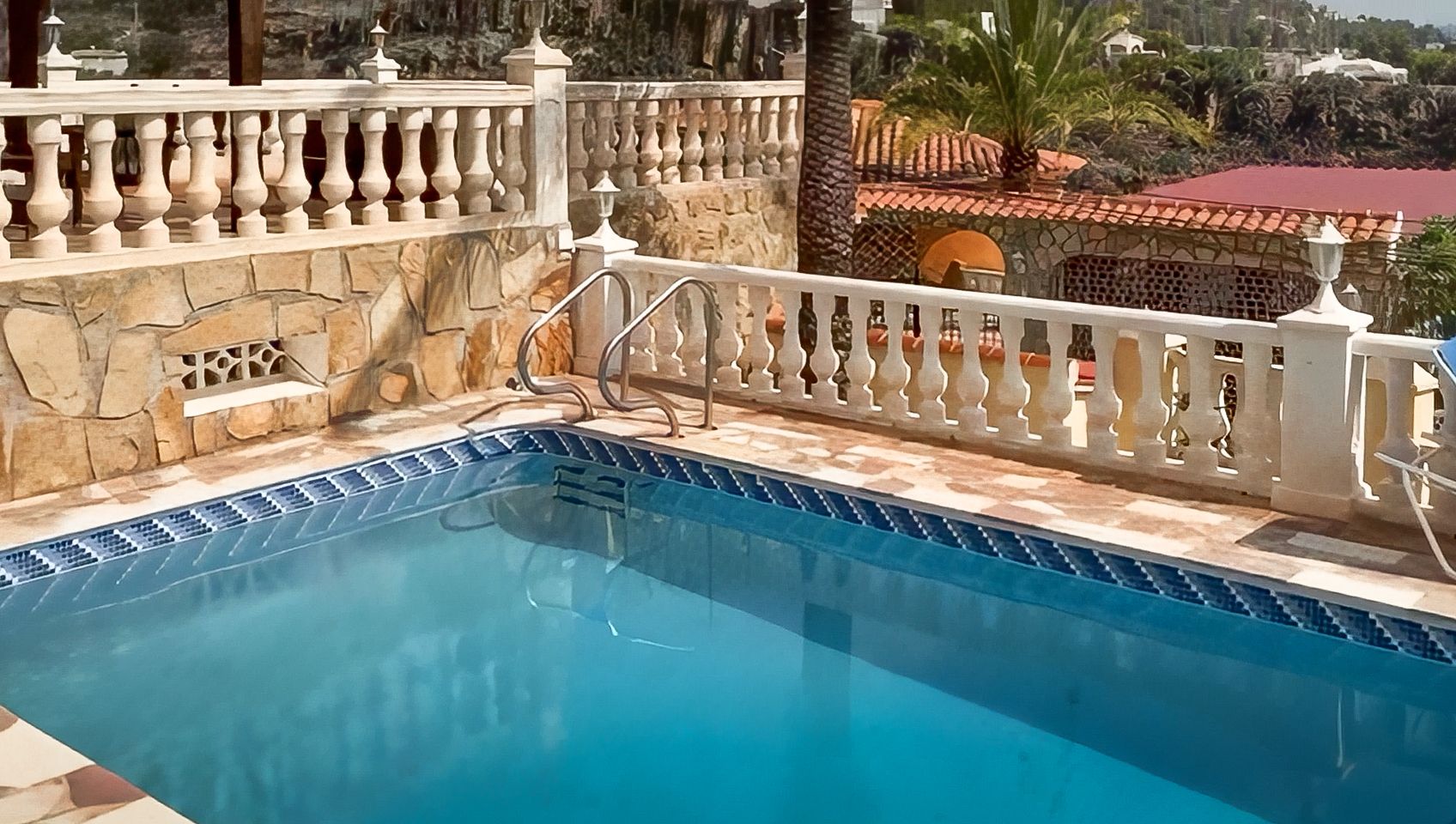 Villa a Calpe, Alicante, Spagna 6 camere da letto, 718 mq. N° 129905