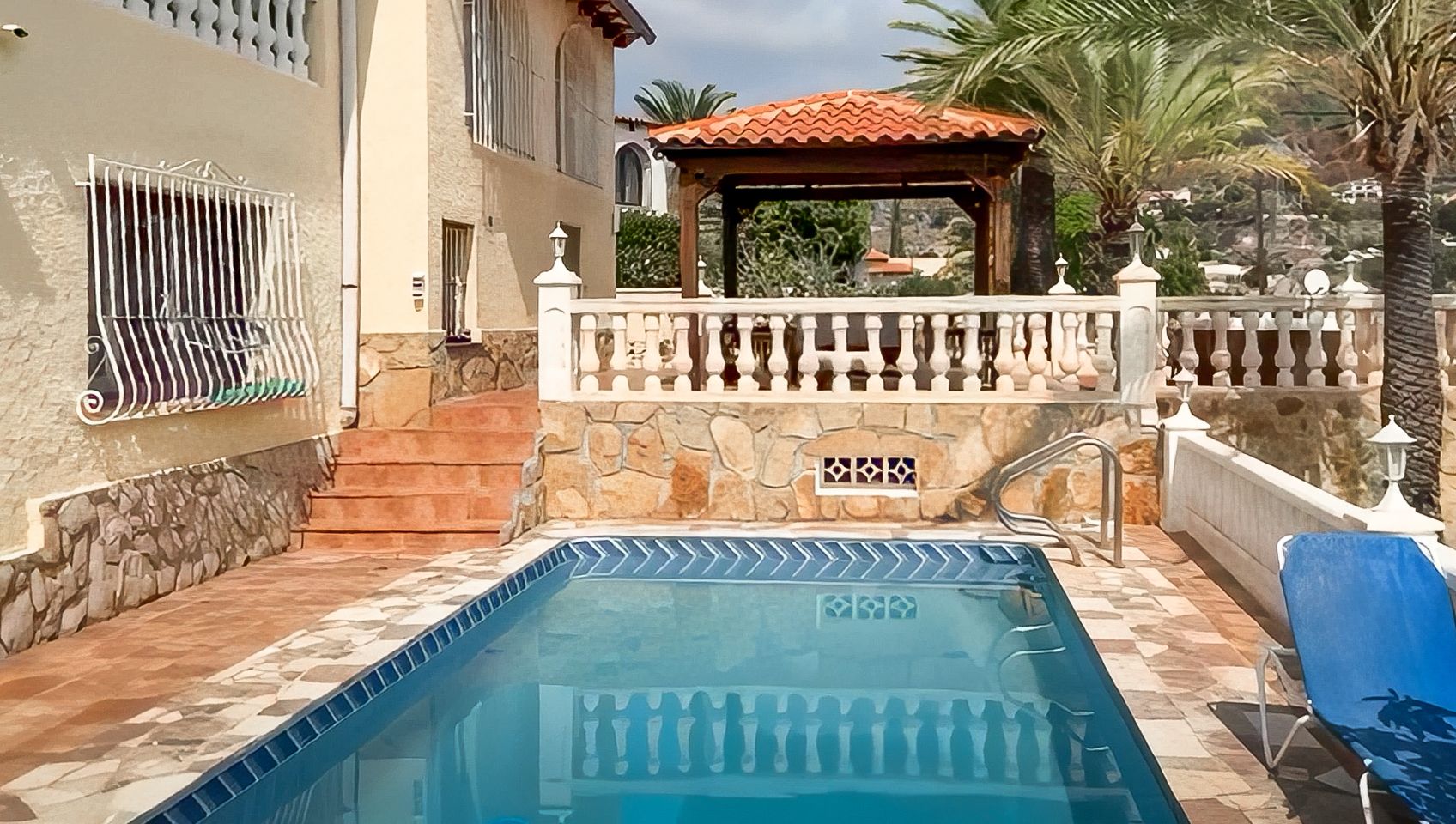 Villa a Calpe, Alicante, Spagna 6 camere da letto, 718 mq. N° 129905