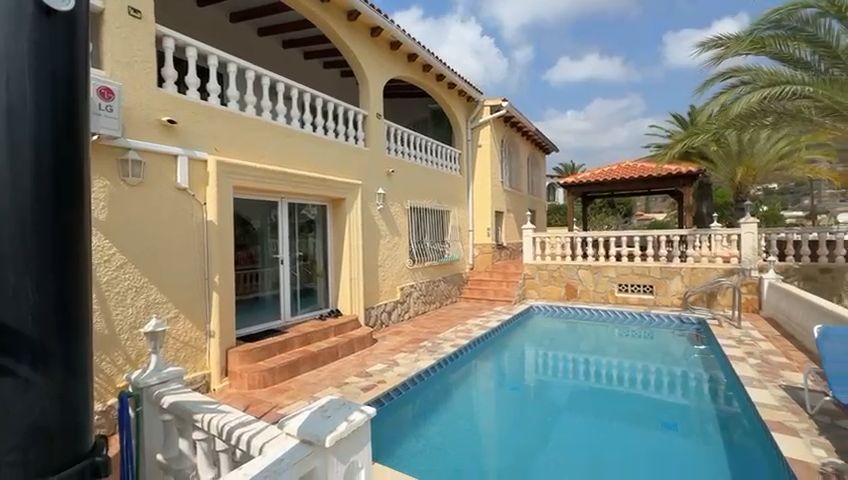 Villa a Calpe, Alicante, Spagna 6 camere da letto, 718 mq. N° 129905