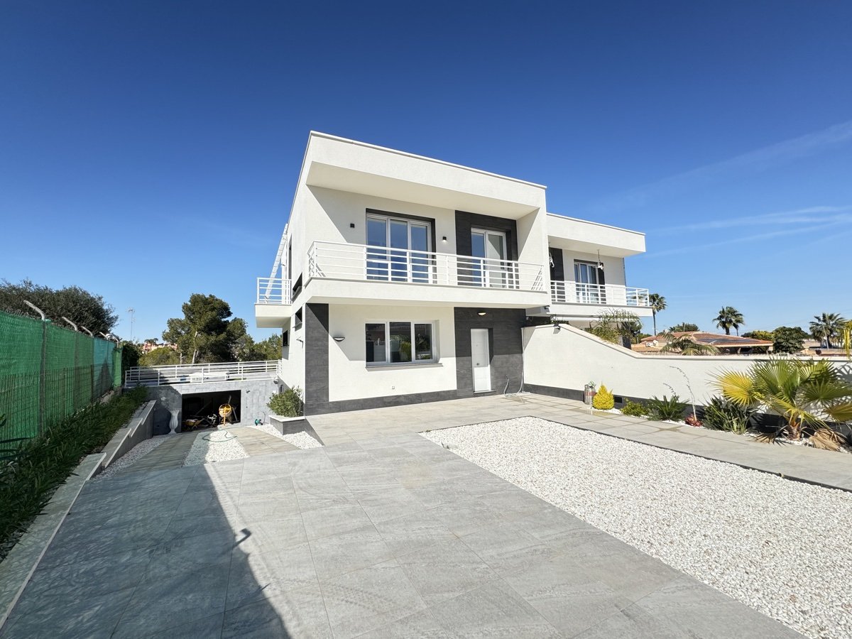 Villa à Los Balcones, Alicante, Espagne 4 chambres, 160 m2 No. 125681