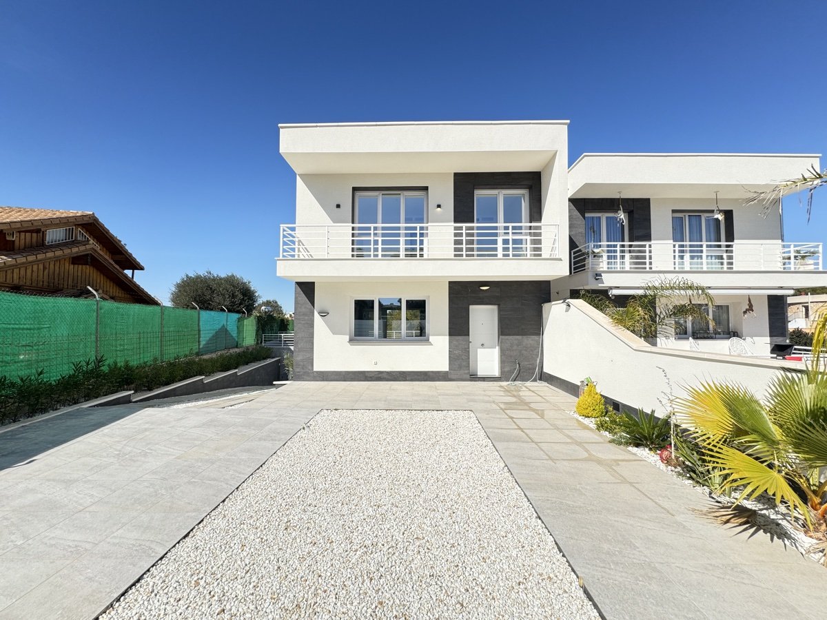 Villa à Los Balcones, Alicante, Espagne 4 chambres, 160 m2 No. 125681