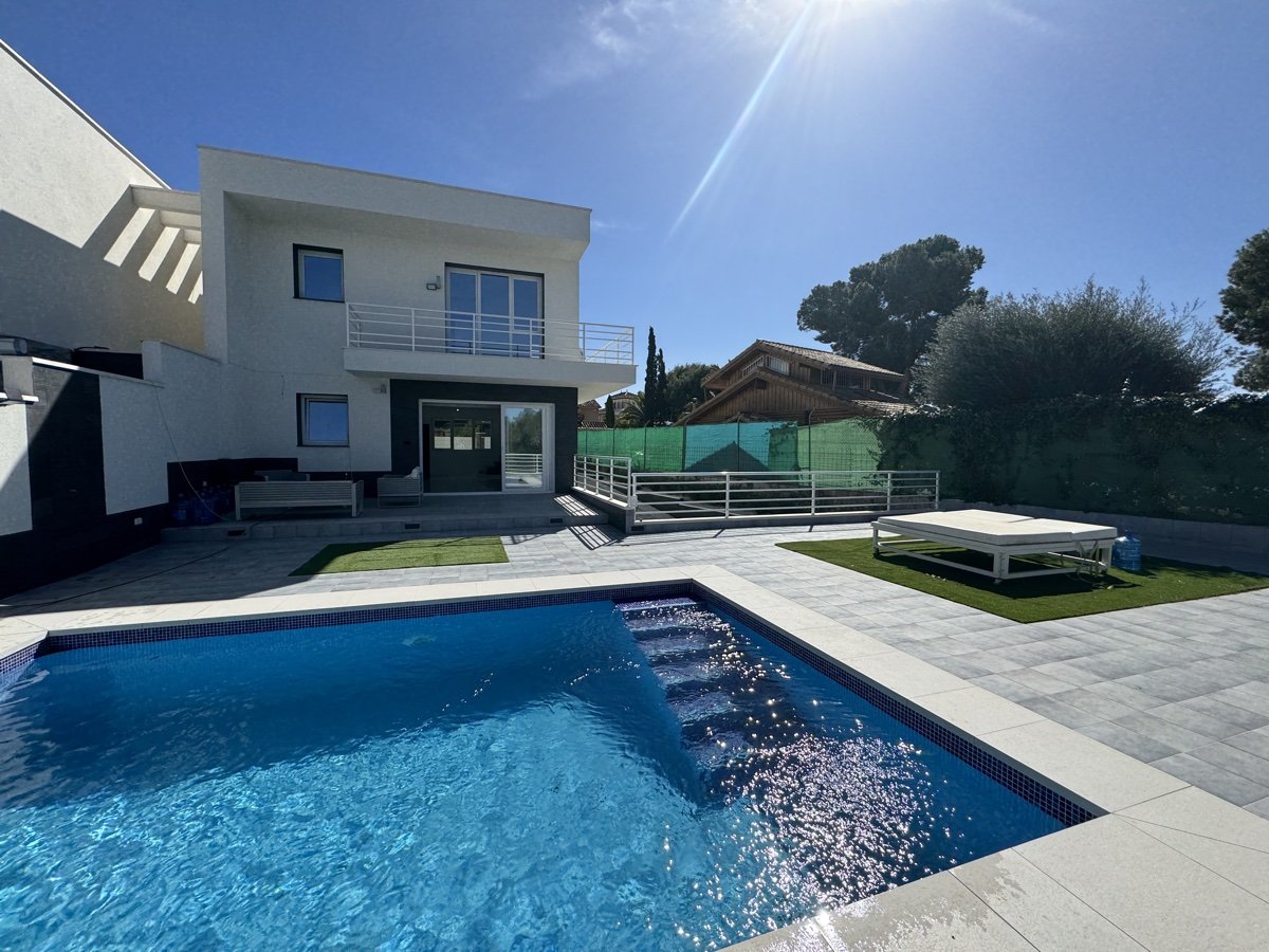 Villa à Los Balcones, Alicante, Espagne 4 chambres, 160 m2 No. 125681