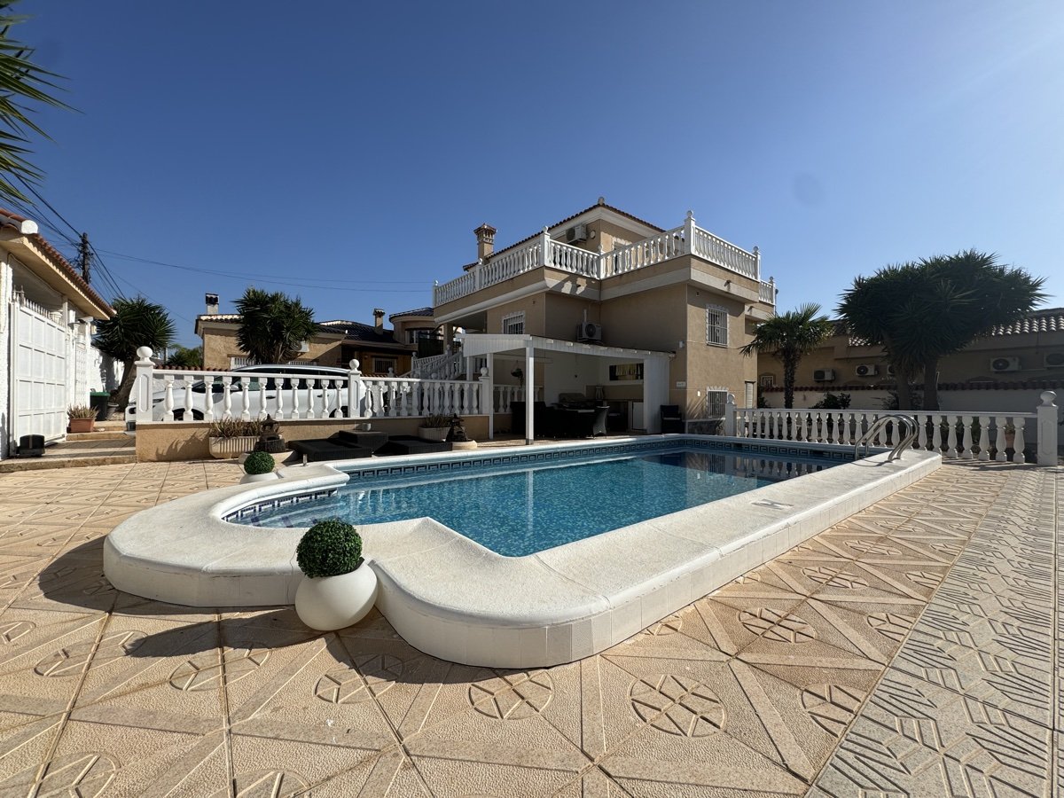 Villa Ciudad Quesada, Alicante, Spānijā 4 istabas, 256 m2 Nr. 125680