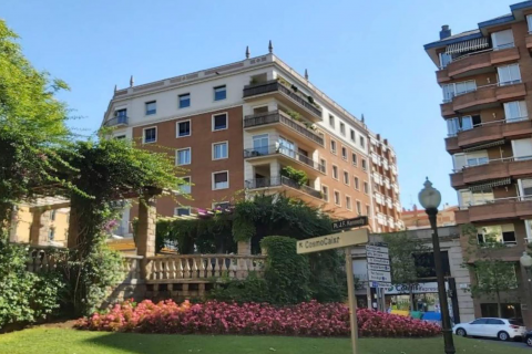 Commercial property à Barcelona, Espagne 180 m2 No. 122697
