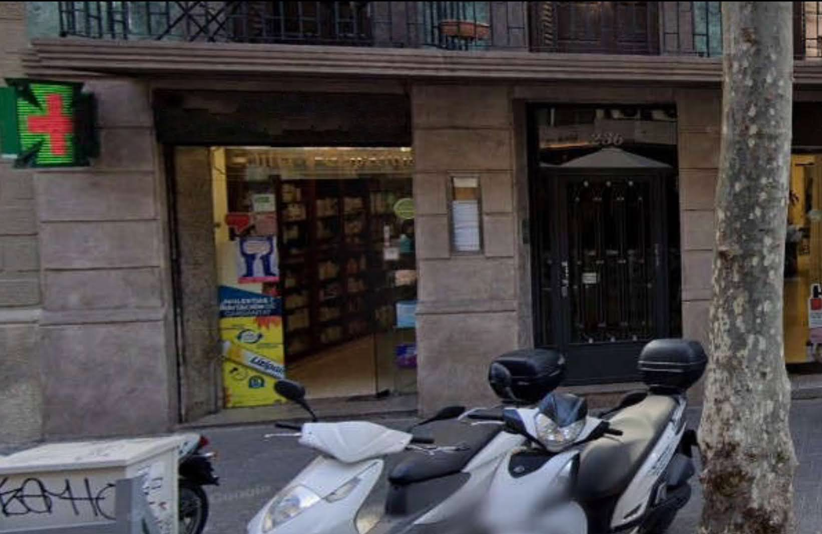 Komerciāls īpašums Barcelona, Spānijā 1 istaba, 60 m2 Nr. 122696