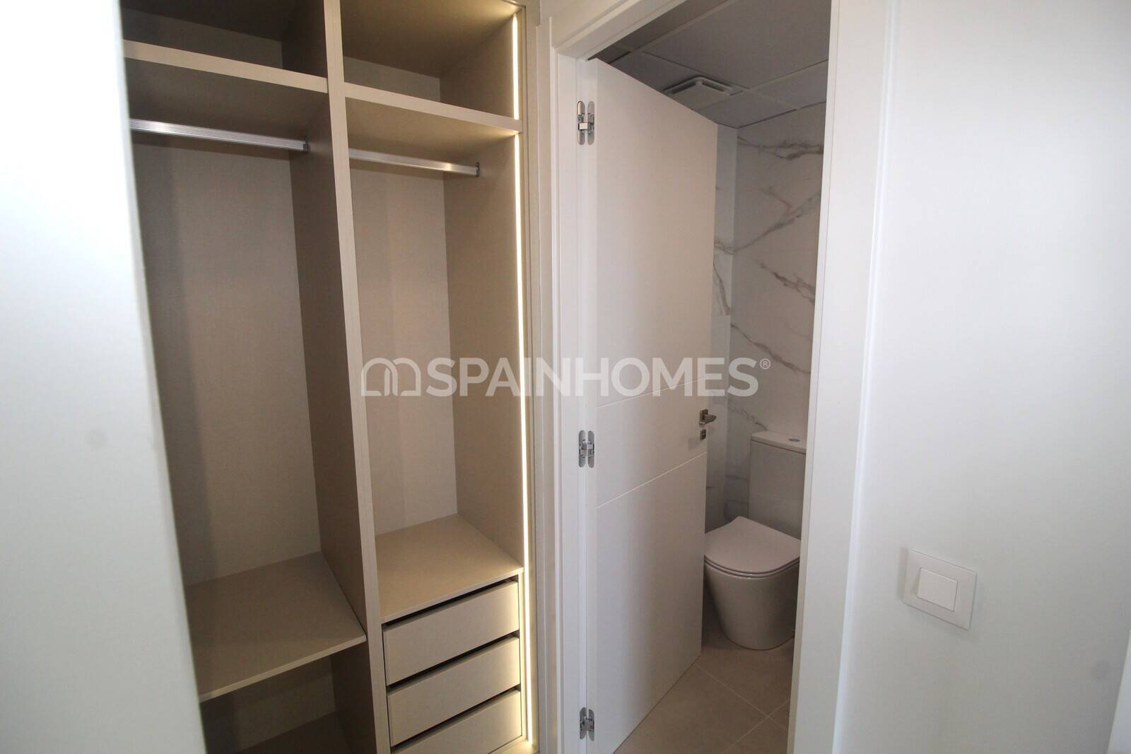 Apartment in Benidorm, Alicante, Spain 2 bedrooms, 82 sq.m. No. 121856