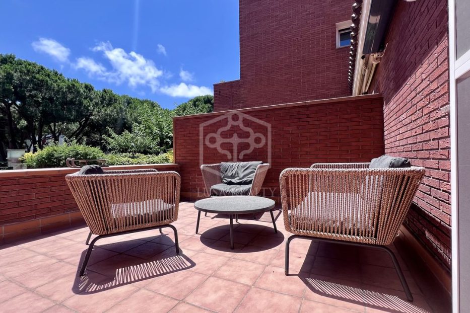 Villa a Gava, Barcelona, Spagna 4 camere da letto, 350 mq. N° 128863