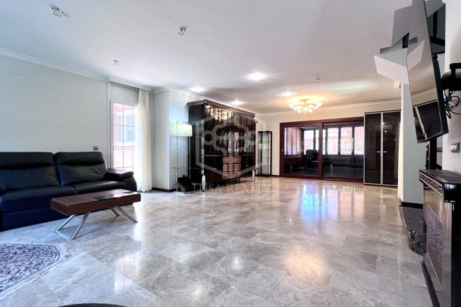Villa a Gava, Barcelona, Spagna 4 camere da letto, 350 mq. N° 128863
