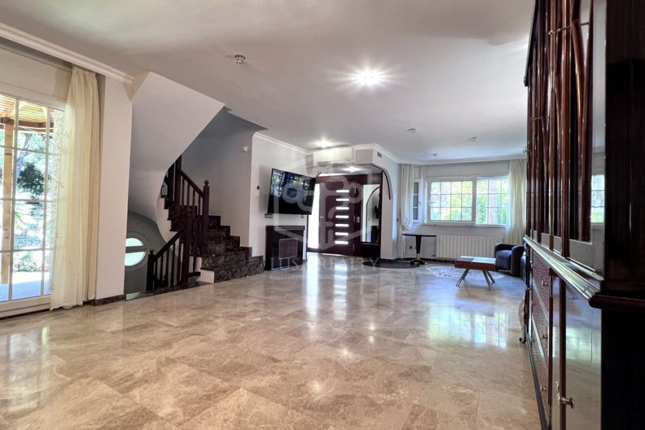 Villa a Gava, Barcelona, Spagna 4 camere da letto, 350 mq. N° 128863