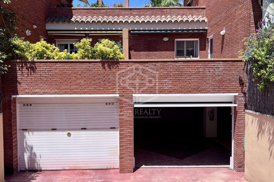Villa a Gava, Barcelona, Spagna 4 camere da letto, 350 mq. N° 128863