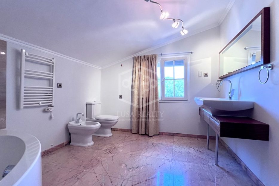 Villa a Gava, Barcelona, Spagna 4 camere da letto, 350 mq. N° 128863