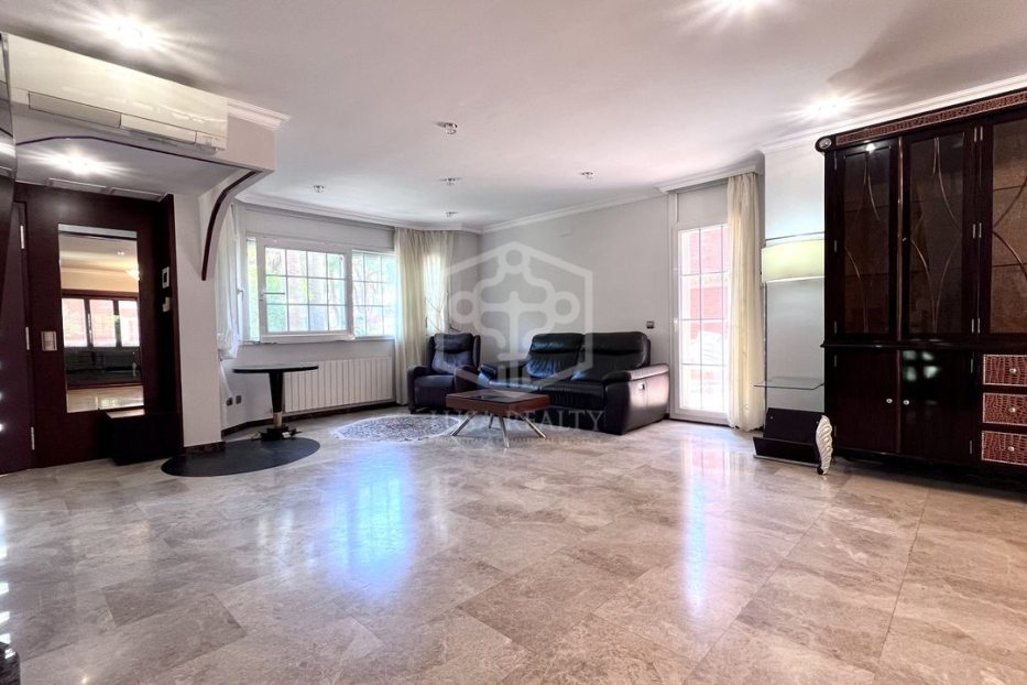 Villa a Gava, Barcelona, Spagna 4 camere da letto, 350 mq. N° 128863
