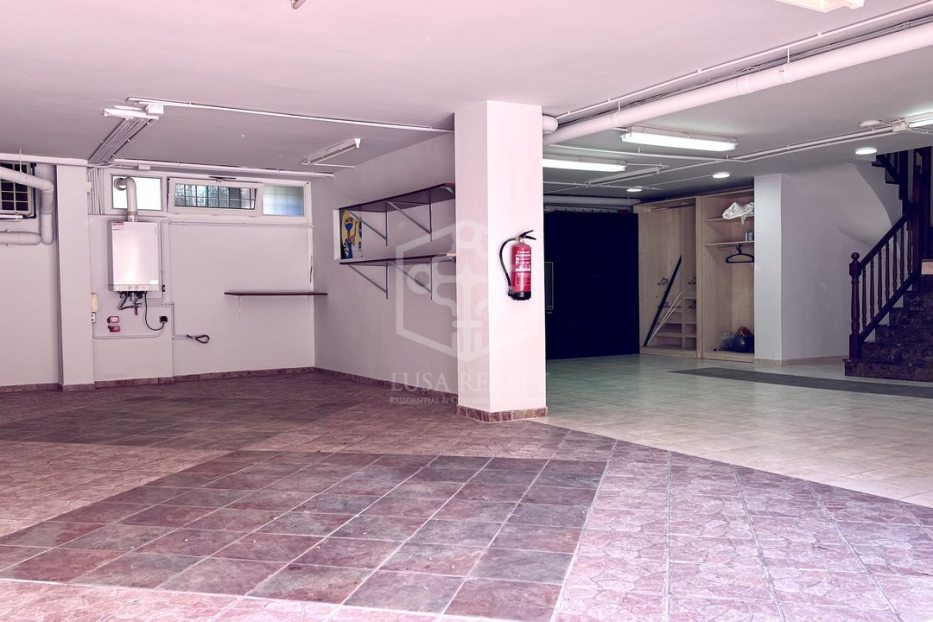 Villa a Gava, Barcelona, Spagna 4 camere da letto, 350 mq. N° 128863