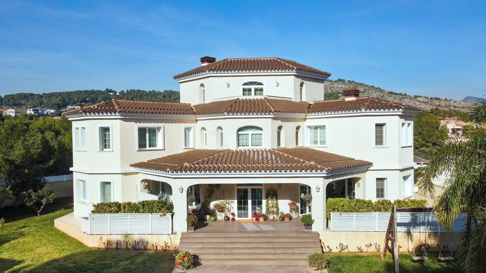 Villa in Borriol, Castellon, Spain 5 bedrooms, 816 sq.m. No. 122646