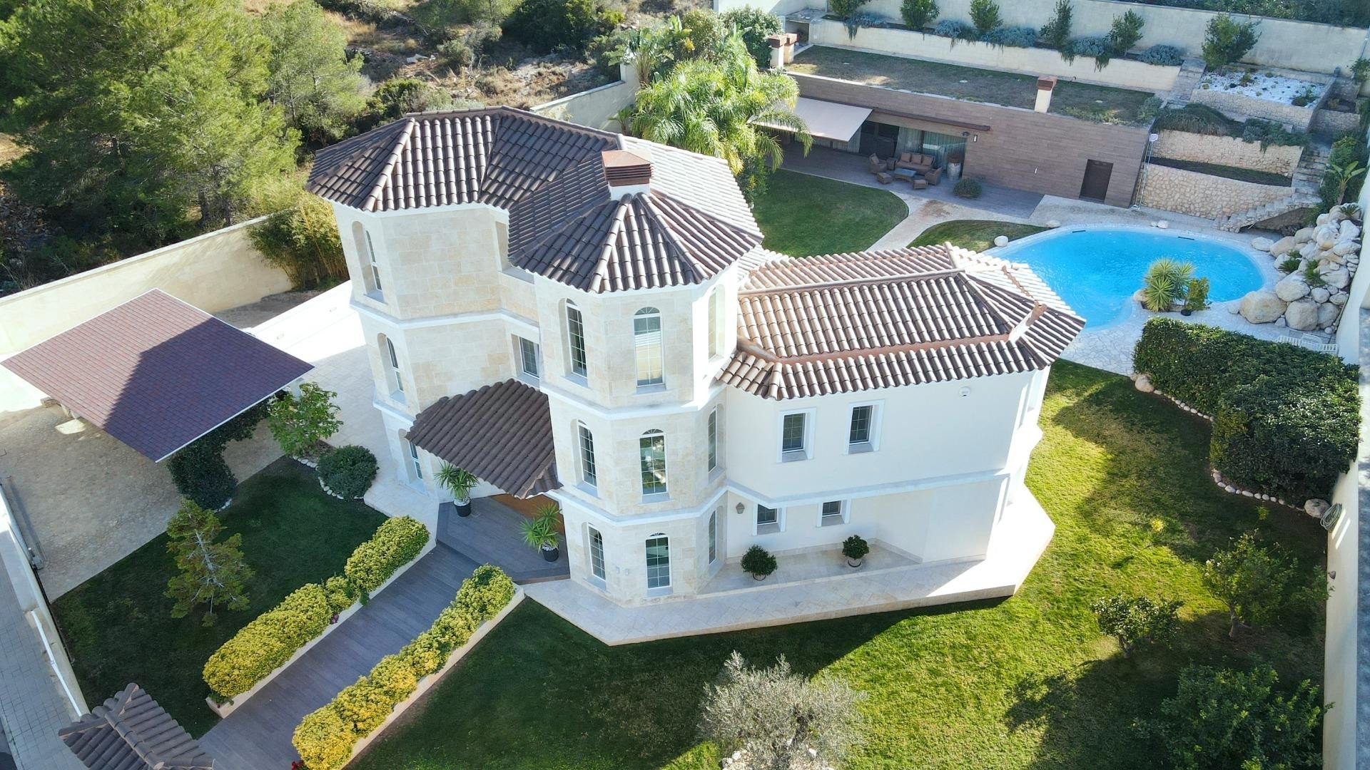 Villa in Borriol, Castellon, Spain 5 bedrooms, 816 sq.m. No. 122646