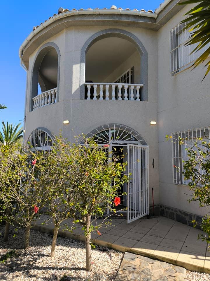 Villa a Torrevieja, Alicante, Spagna 5 camere da letto,  N° 125350