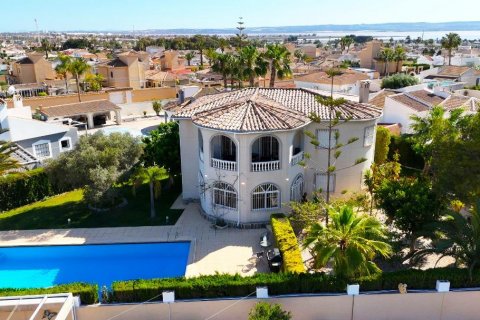 Villa in Torrevieja, Alicante, Spanien 5 Schlafzimmer,  Nr. 125350