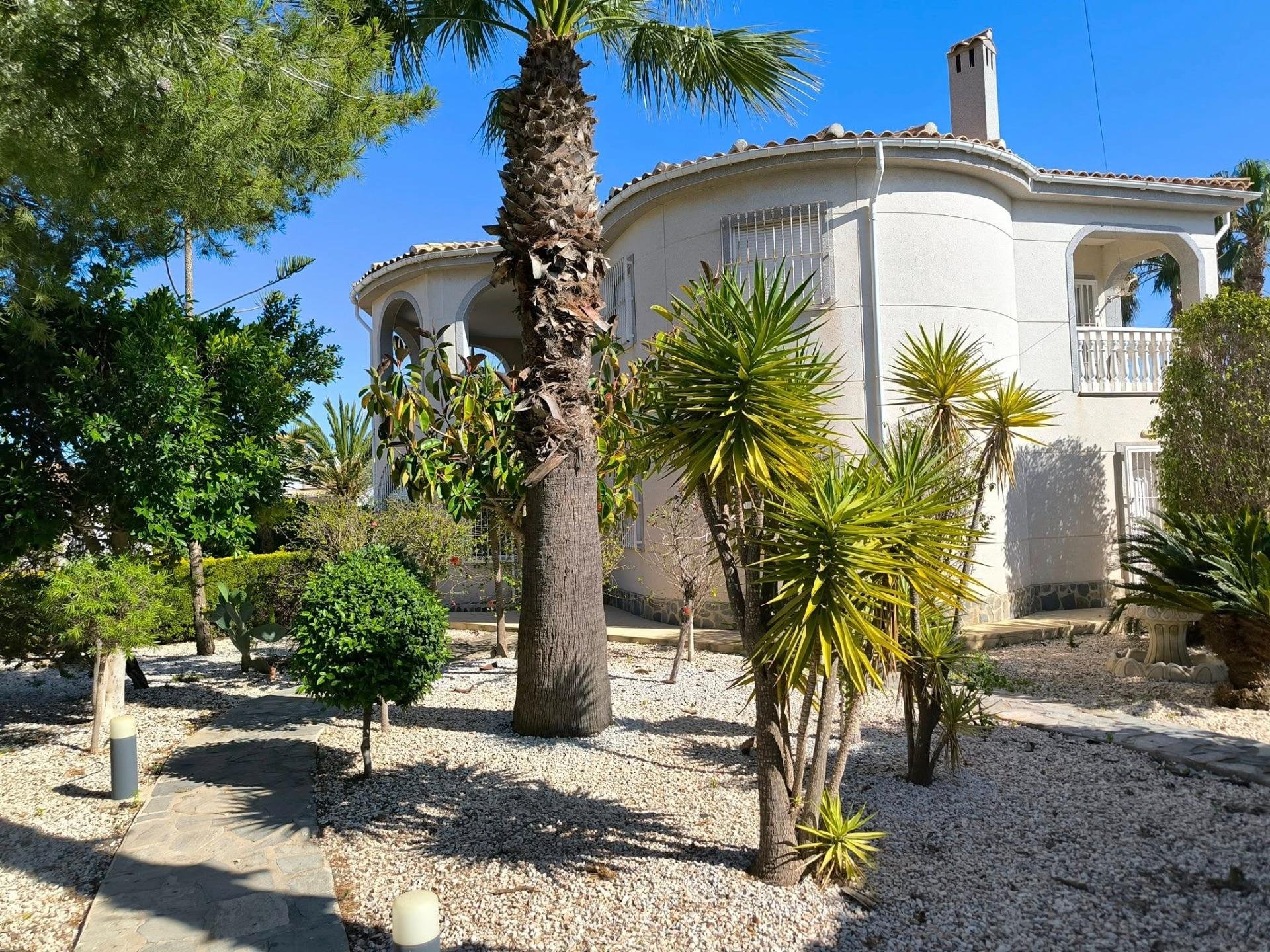 Villa a Torrevieja, Alicante, Spagna 5 camere da letto,  N° 125350
