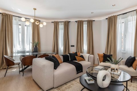 Apartment in Madrid, Spain 3 bedrooms, 125 sq.m. No. 122771