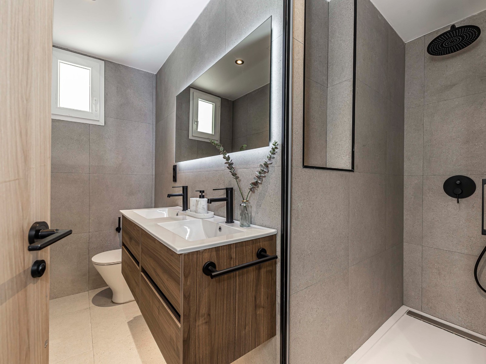 Apartment in Madrid, Spain 2 bedrooms, 118 sq.m. No. 122769