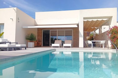 Villa à Algorfa, Alicante, Espagne 2 chambres, 132 m2 No. 125735