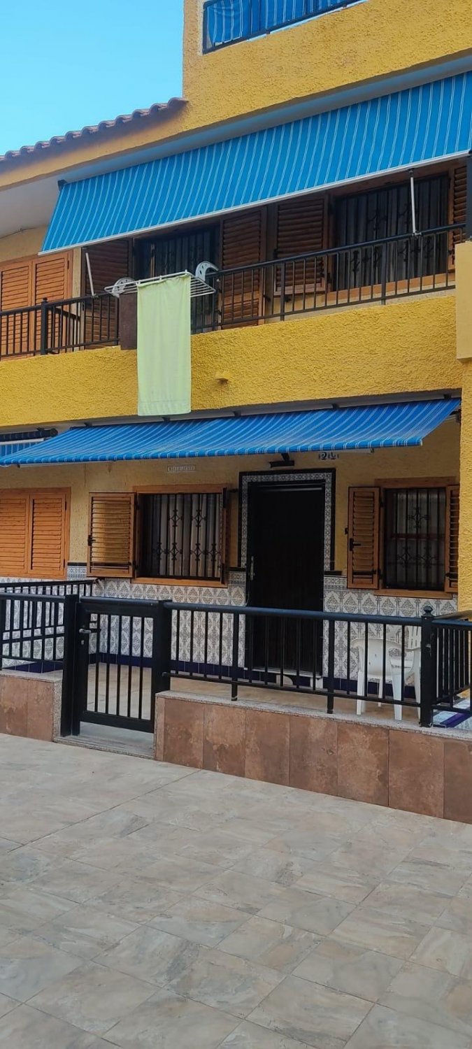 Townhouse à Torrevieja, Alicante, Espagne 2 chambres, 100 m2 No. 131702