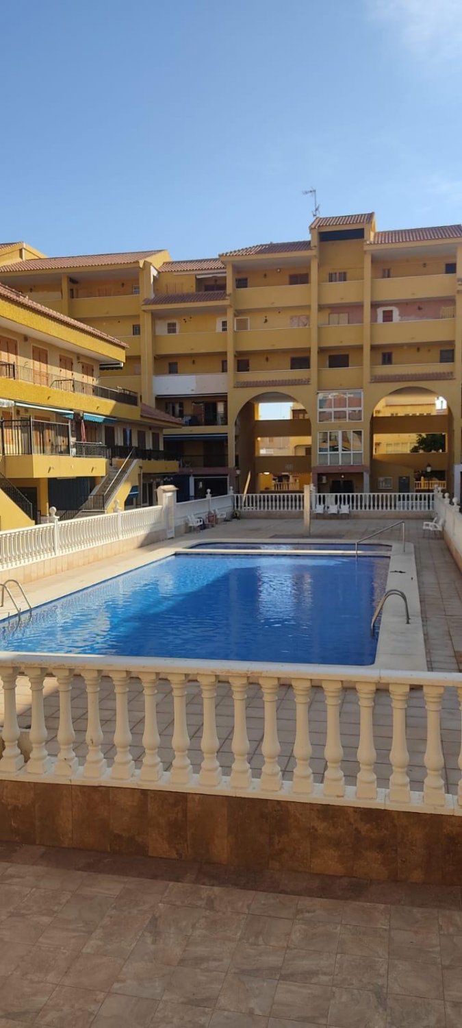 Townhouse à Torrevieja, Alicante, Espagne 2 chambres, 100 m2 No. 131702
