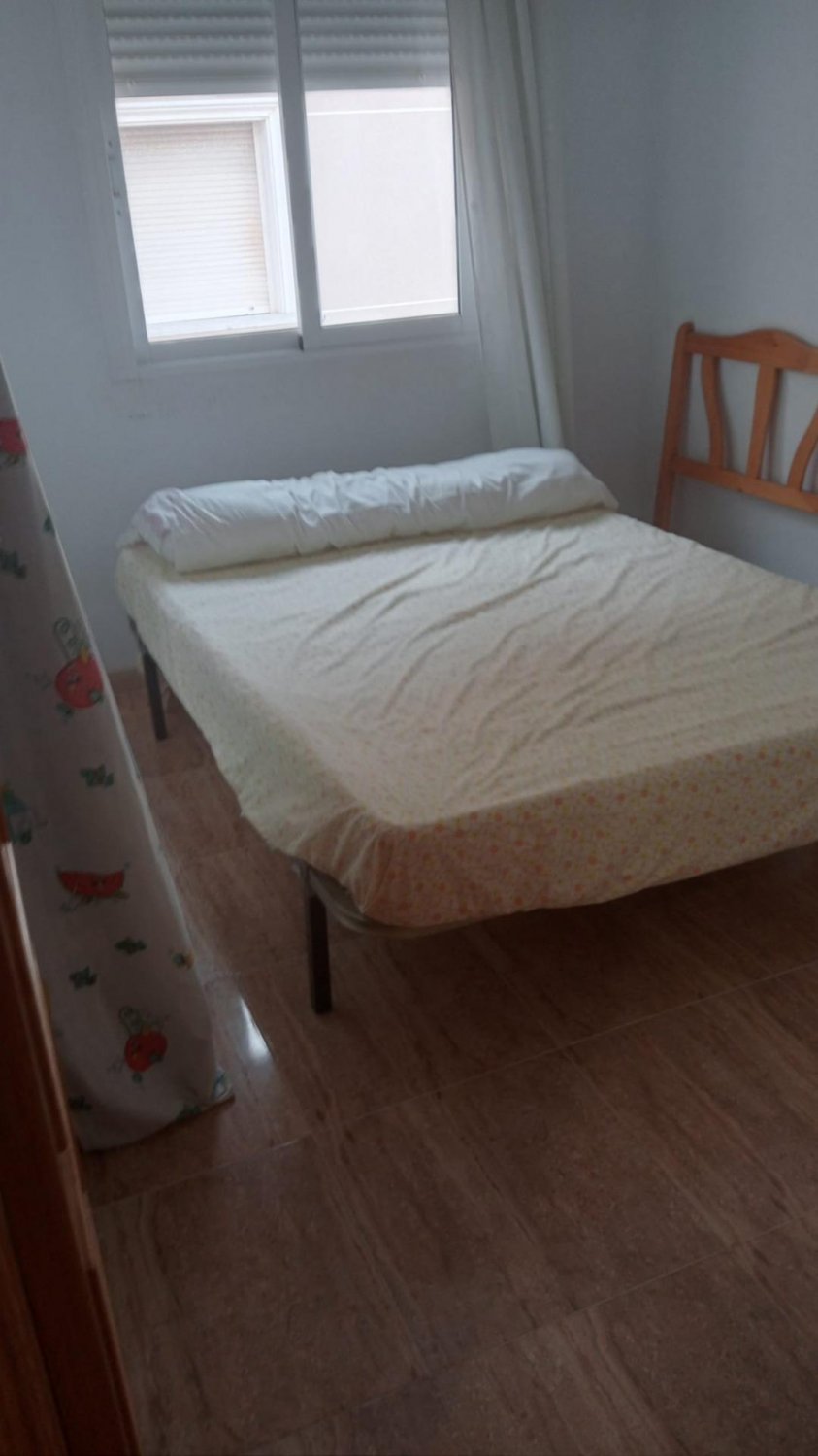 Apartment à Torrevieja, Alicante, Espagne 2 chambres, 70 m2 No. 128886