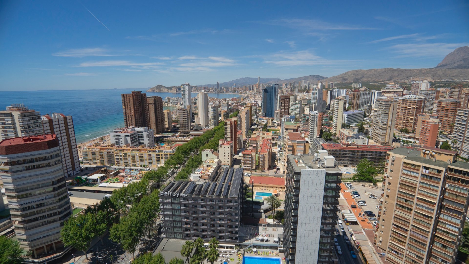 Apartment in Benidorm, Alicante, Spain 5 bedrooms, 412 sq.m. No. 120164
