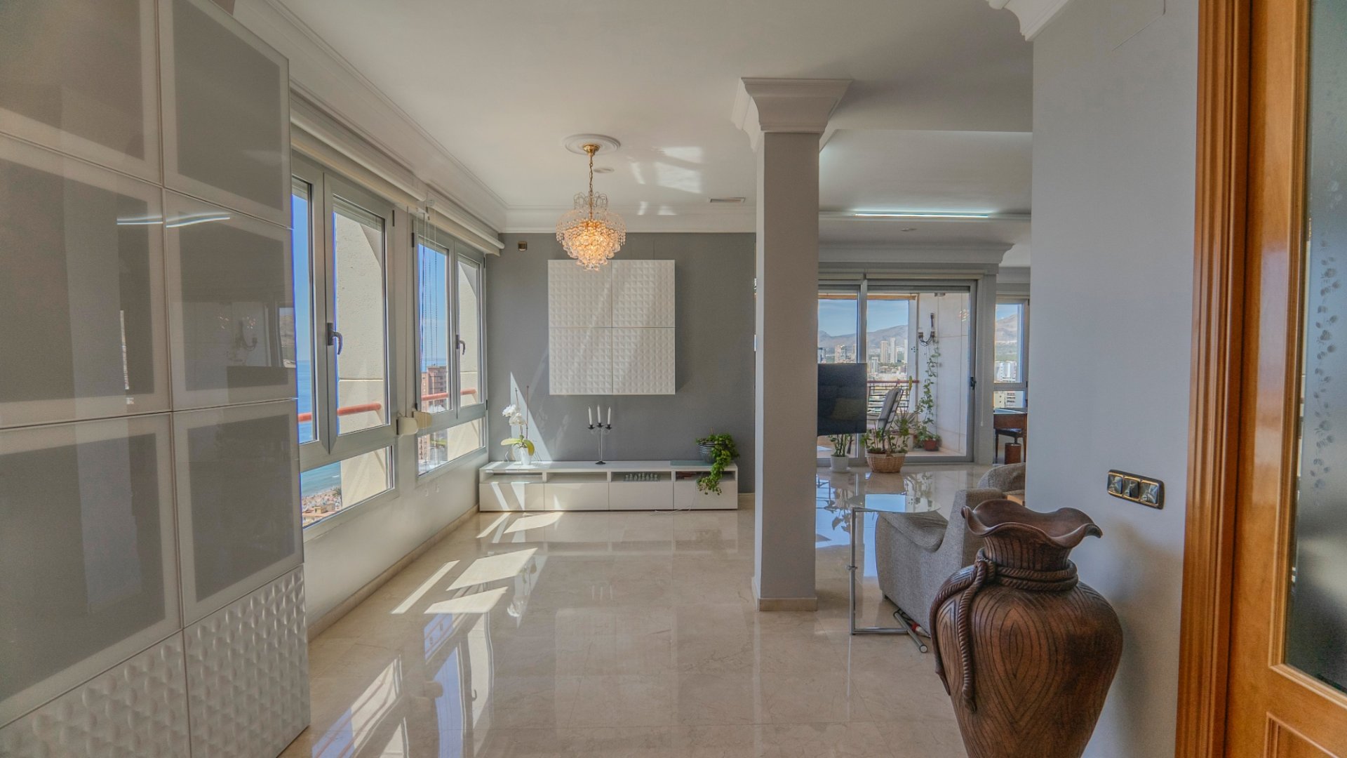 Apartment in Benidorm, Alicante, Spain 5 bedrooms, 412 sq.m. No. 120164