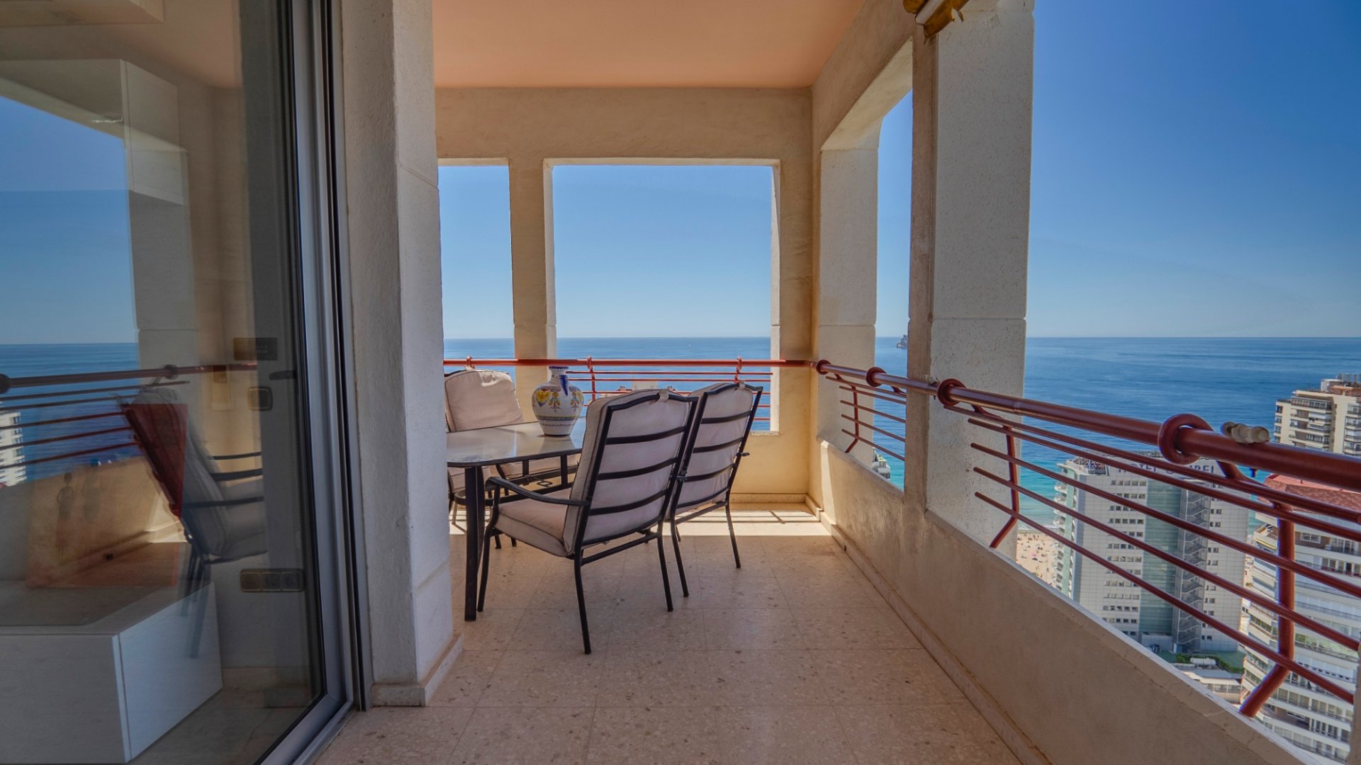 Apartment in Benidorm, Alicante, Spain 5 bedrooms, 412 sq.m. No. 120164
