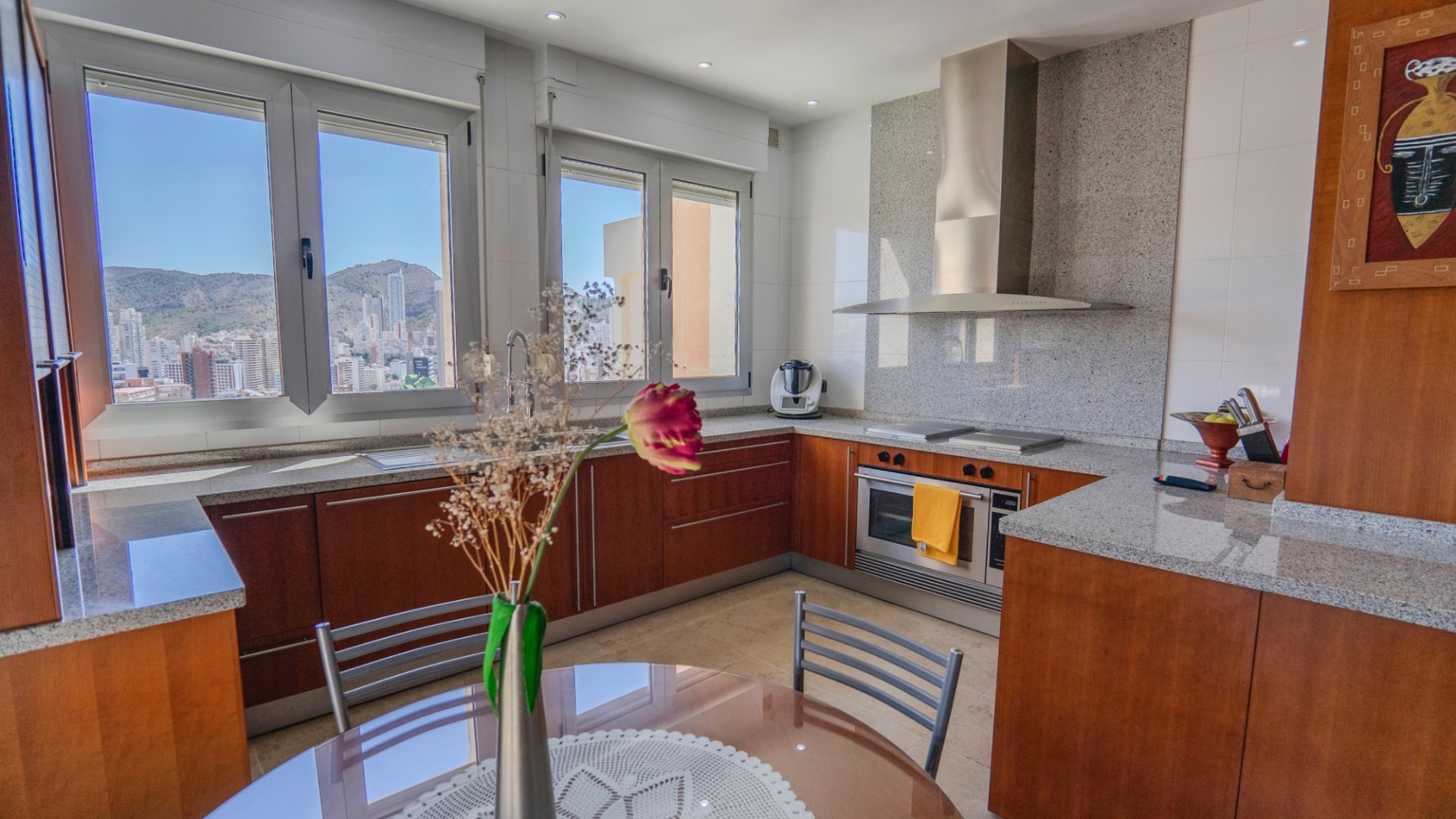 Apartment in Benidorm, Alicante, Spain 5 bedrooms, 412 sq.m. No. 120164
