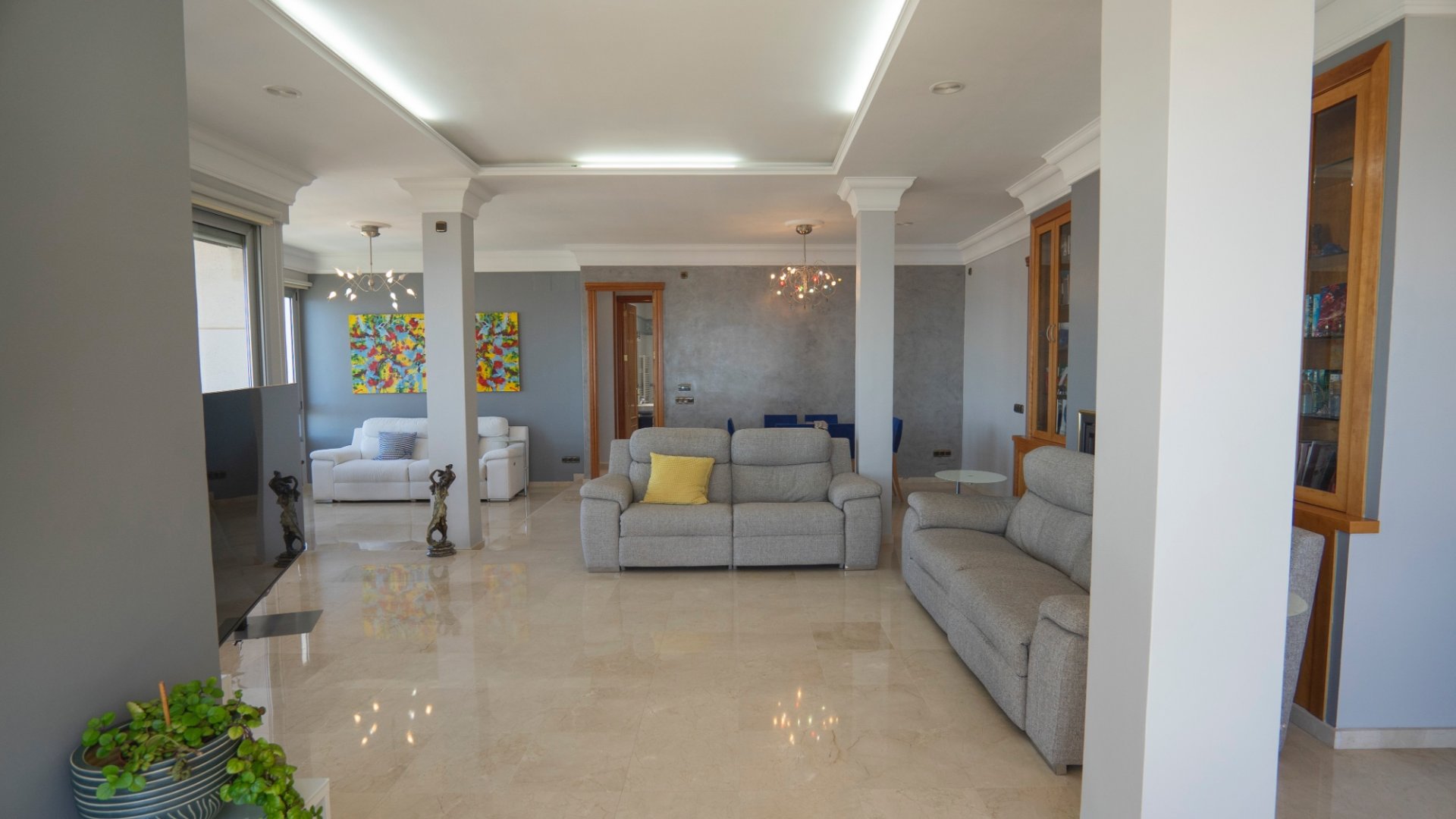 Apartment in Benidorm, Alicante, Spain 5 bedrooms, 412 sq.m. No. 120164