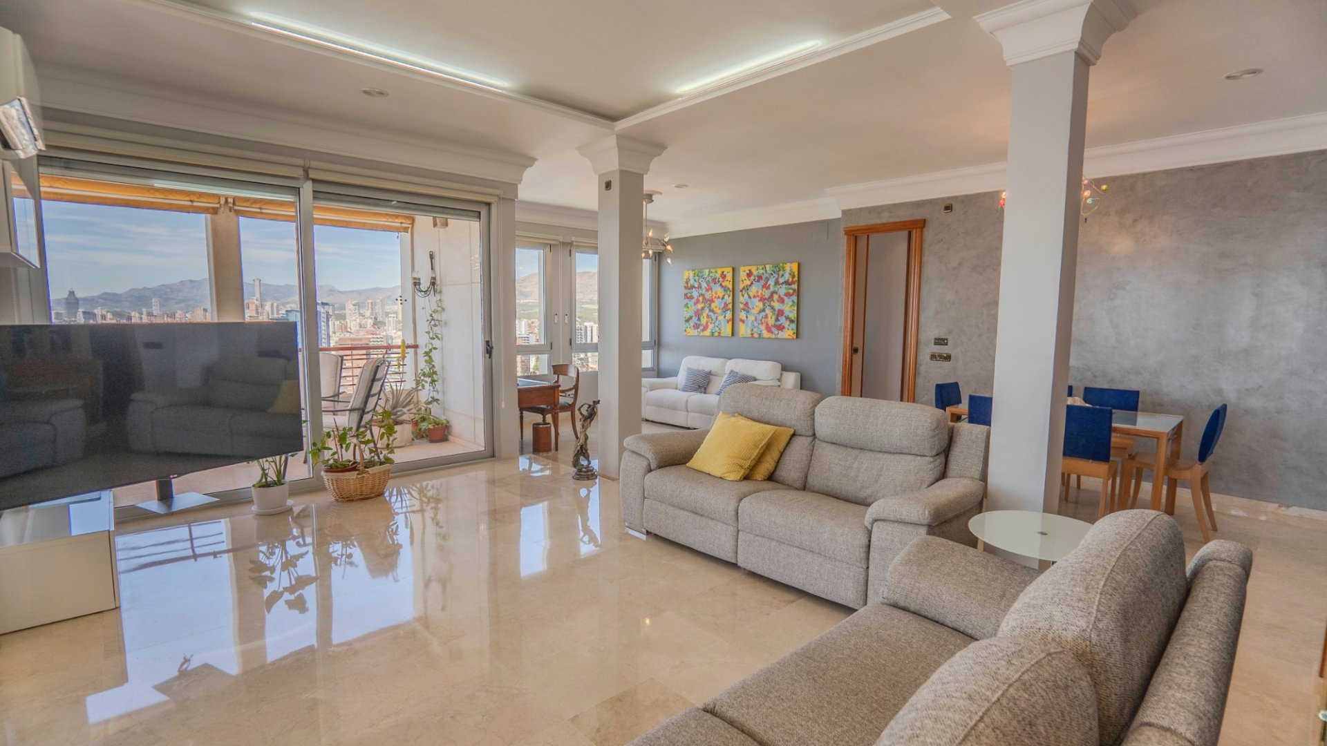 Apartment in Benidorm, Alicante, Spain 5 bedrooms, 412 sq.m. No. 120164